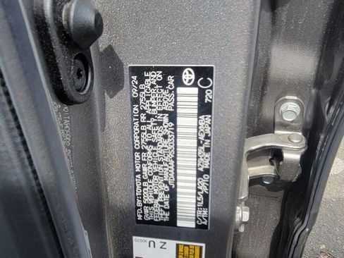 Used 2025 Toyota Crown XLE image 3