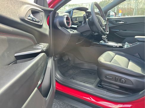 Certified 2026 Chevrolet Trax RS w/ Driver Confidence Package image 7