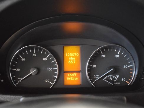 Used 2017 Mercedes-Benz Sprinter 2500 image 41