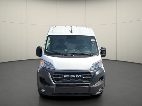 Used 2024 RAM ProMaster 2500 w/ Convenience Group FWD image 2