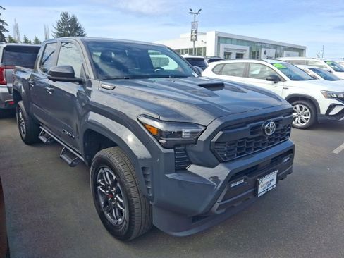 Used 2024 Toyota Tacoma TRD Sport w/ TRD Sport Premium Package AWD/4WD image 2