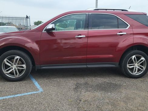 Used 2017 Chevrolet Equinox Premier w/ Enhanced Convenience Package AWD/4WD image 6