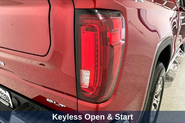 Used 2021 GMC Sierra 1500 SLT w/ SLT Convenience Package AWD/4WD image 32