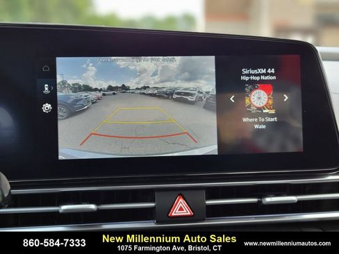 Used 2025 Hyundai Elantra SEL image 21