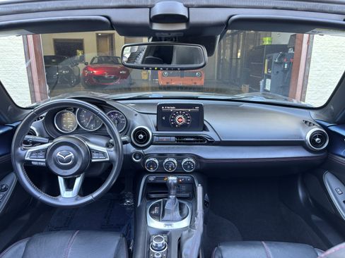 Used 2019 MAZDA MX-5 Miata RF Grand Touring image 18