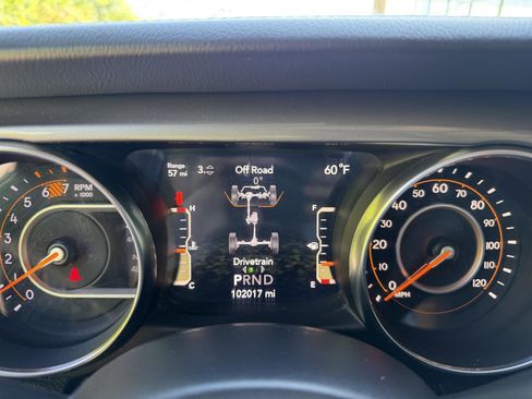 Used 2020 Jeep Wrangler Unlimited Sahara AWD/4WD image 37