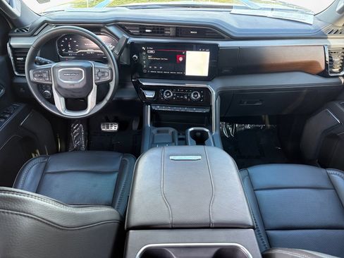 Used 2024 GMC Sierra 2500 Denali w/ Denali Reserve Package AWD/4WD image 11