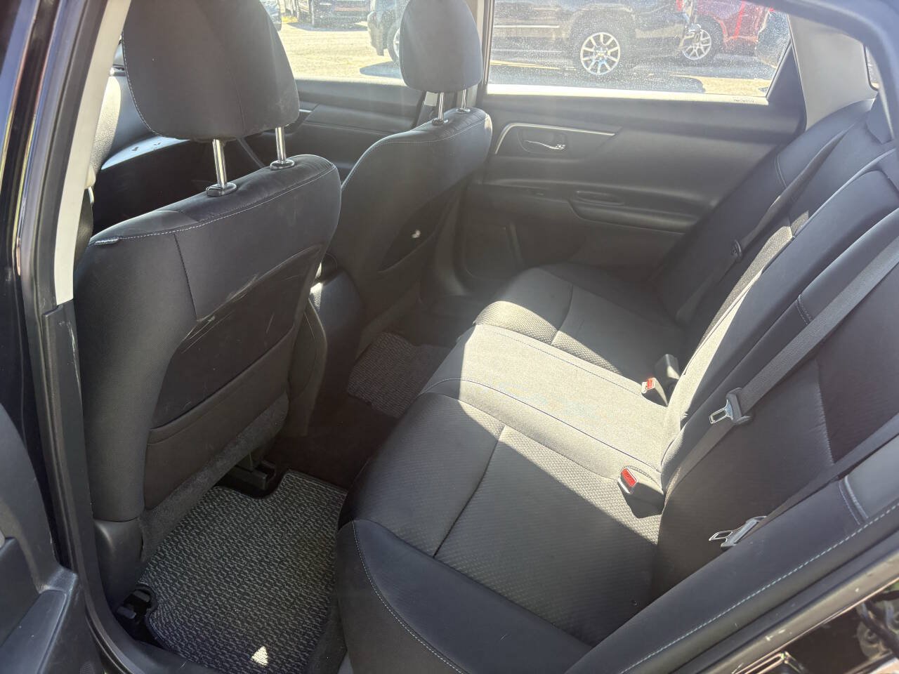 Used 2017 Nissan Altima 2.5 SR FWD image 14