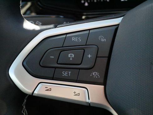 Certified 2025 Volkswagen Taos S AWD/4WD image 23