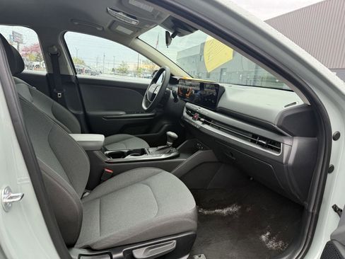 Used 2025 Kia K4 LXS image 12