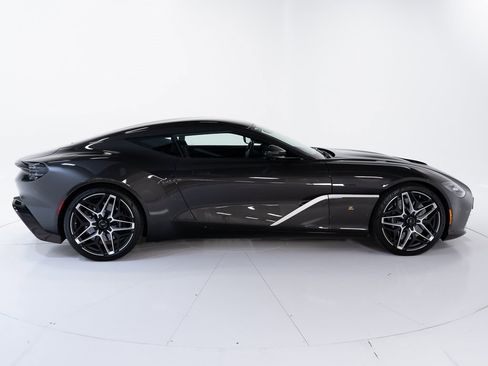 Used 2020 Aston Martin DBS Zagato image 6