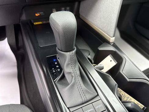 Used 2025 Toyota Camry LE w/ Convenience Package FWD image 21