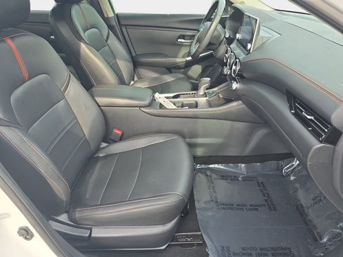 Certified 2025 Nissan Sentra SR w/ SR Premium Package FWD image 10