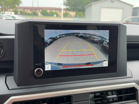 Used 2025 Toyota Tacoma SR image 10