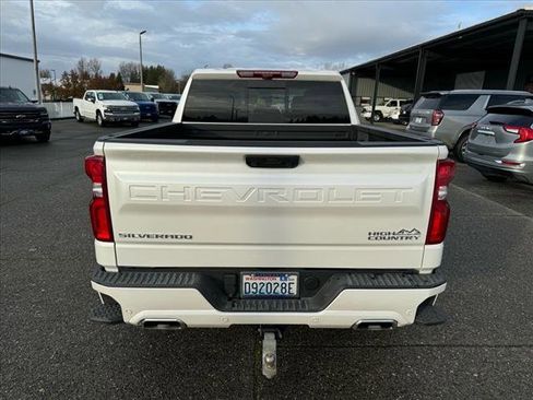 Used 2024 Chevrolet Silverado 1500 High Country AWD/4WD image 3