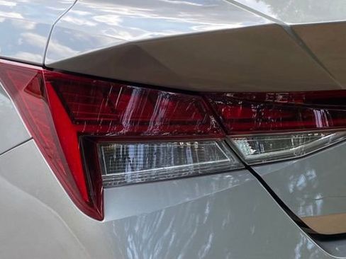 Used 2024 Hyundai Elantra Limited FWD image 8