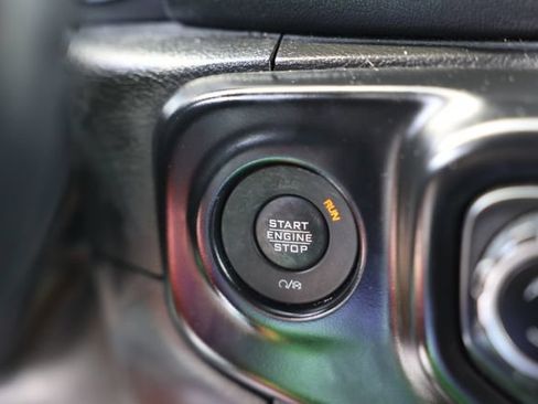 Used 2020 Jeep Wrangler Unlimited Sahara AWD/4WD image 19