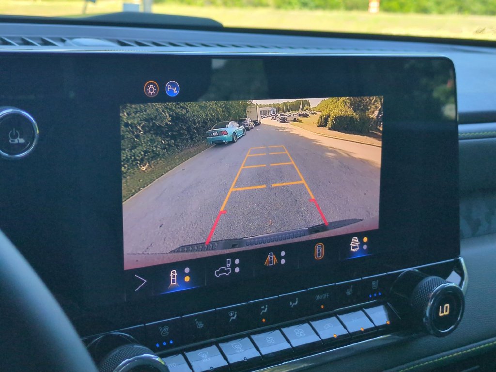 New 2026 Chevrolet Colorado ZR2 w/ Technology Package AWD/4WD image 25