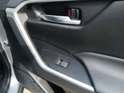 Used 2022 Toyota RAV4 XLE w/ Convenience Package image 25