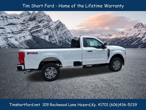 New 2025 Ford F250 XLT w/ FX4 Off-Road Package image 4