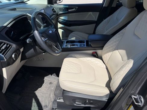 Used 2024 Ford Edge Titanium image 23