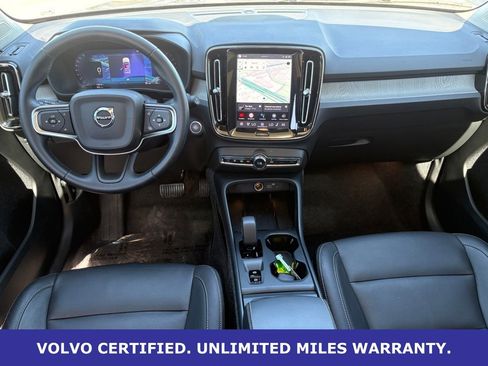 Certified 2025 Volvo XC40 B5 Core image 12