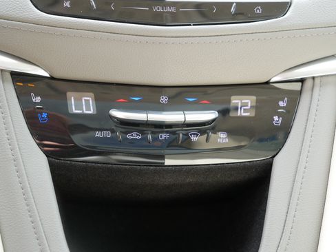 Used 2017 Cadillac XT5 Premium Luxury AWD/4WD image 23