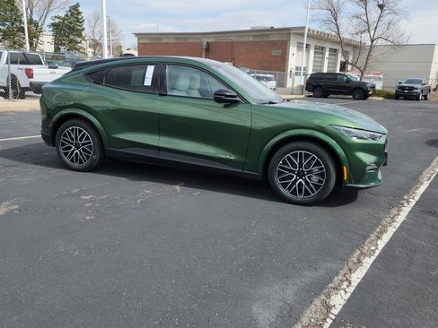 New 2026 Ford Mustang Mach-E Premium image 19