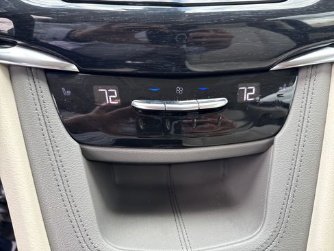 Used 2020 Cadillac XT6 Premium Luxury image 17