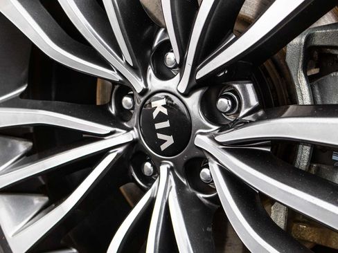 Used 2019 Kia Stinger RWD image 9