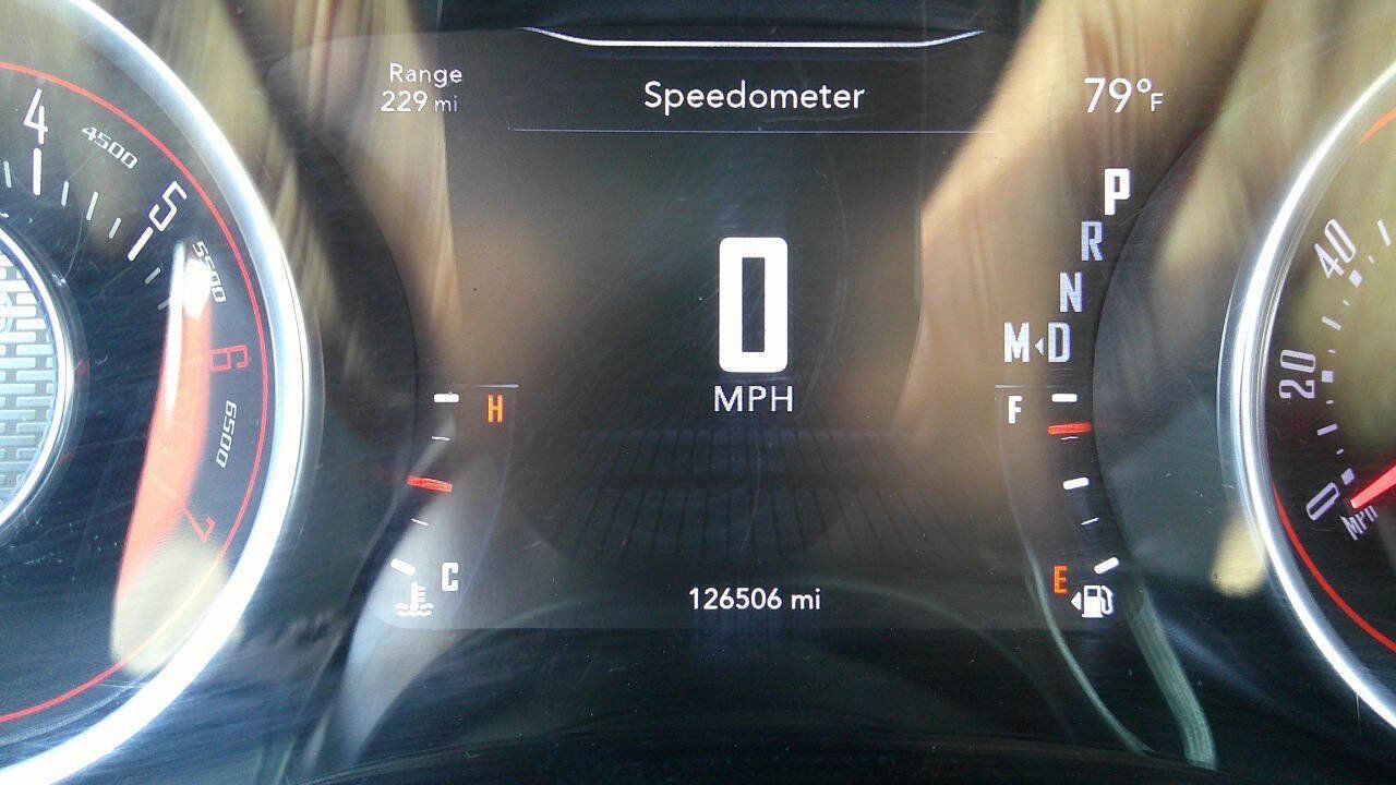 Used 2015 Dodge Challenger SXT Plus RWD image 31