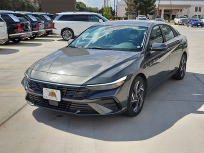 New 2025 Hyundai Elantra SEL