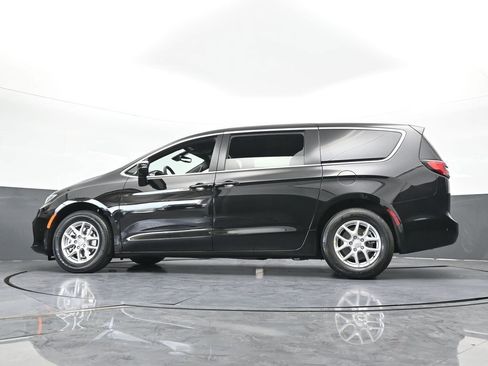 New 2026 Chrysler Pacifica Select image 58