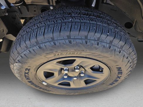 Used 2025 Jeep Wrangler Sport image 38