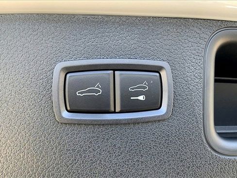 New 2025 Porsche Macan image 21