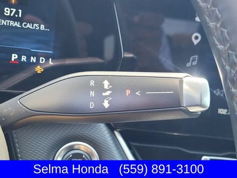 Used 2025 Chevrolet Equinox LT AWD/4WD image 17