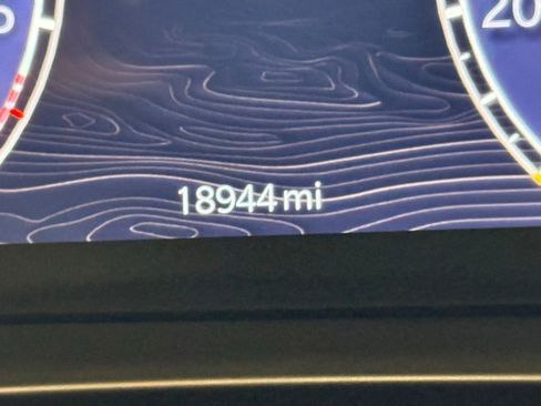 Used 2024 Jeep Grand Cherokee Limited w/ Luxury Tech Group II image 29