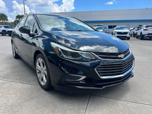 Used 2017 Chevrolet Cruze Premier FWD image 7