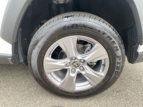 Used 2025 Toyota RAV4 XLE w/ Convenience Package image 15