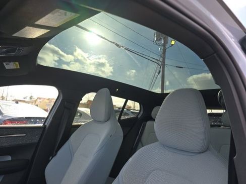 Certified 2025 Volvo EX30 Ultra w/ Climate Package image 28