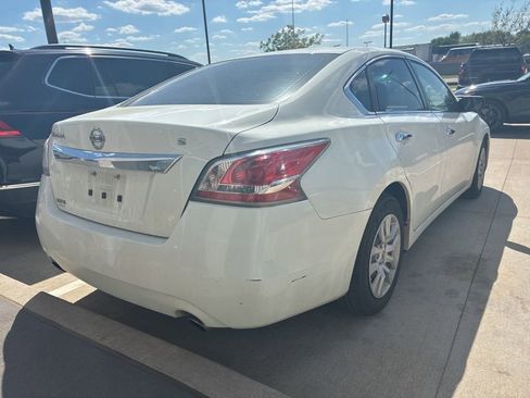Used 2015 Nissan Altima 2.5 S w/ Power Driver Seat Package image 4