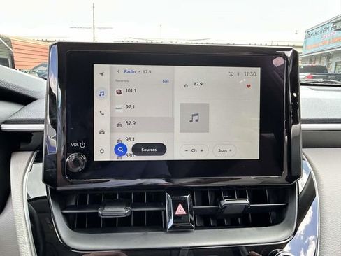 Used 2025 Toyota Corolla Cross L FWD image 14