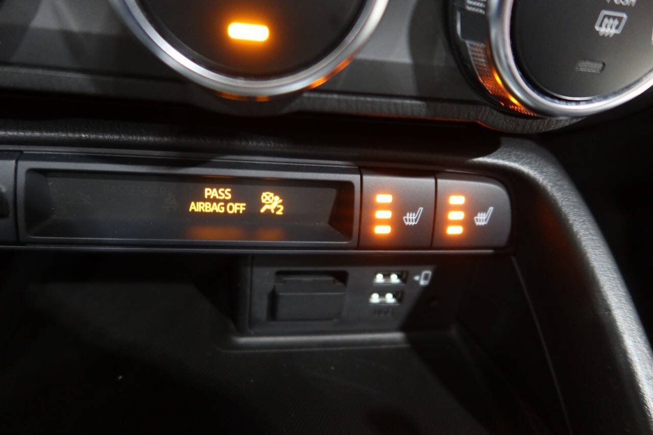 Used 2022 MAZDA MX-5 Miata RF Grand Touring RWD image 24