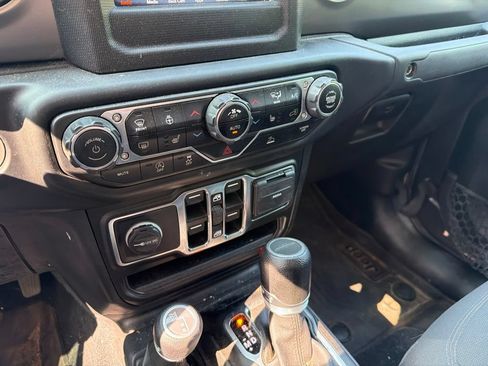 Used 2021 Jeep Gladiator Sport AWD/4WD image 18