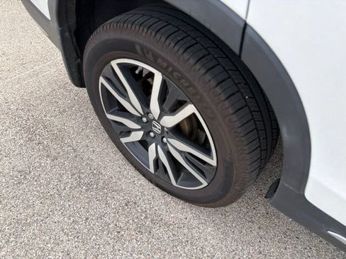 Used 2021 Honda Pilot Touring image 12