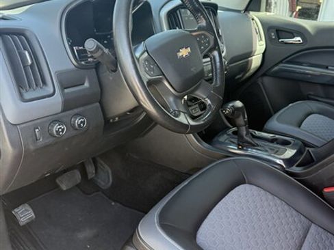 Used 2017 Chevrolet Colorado Z71 AWD/4WD image 18