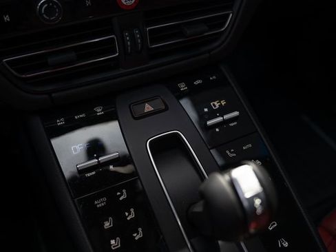 Certified 2025 Porsche Macan image 26