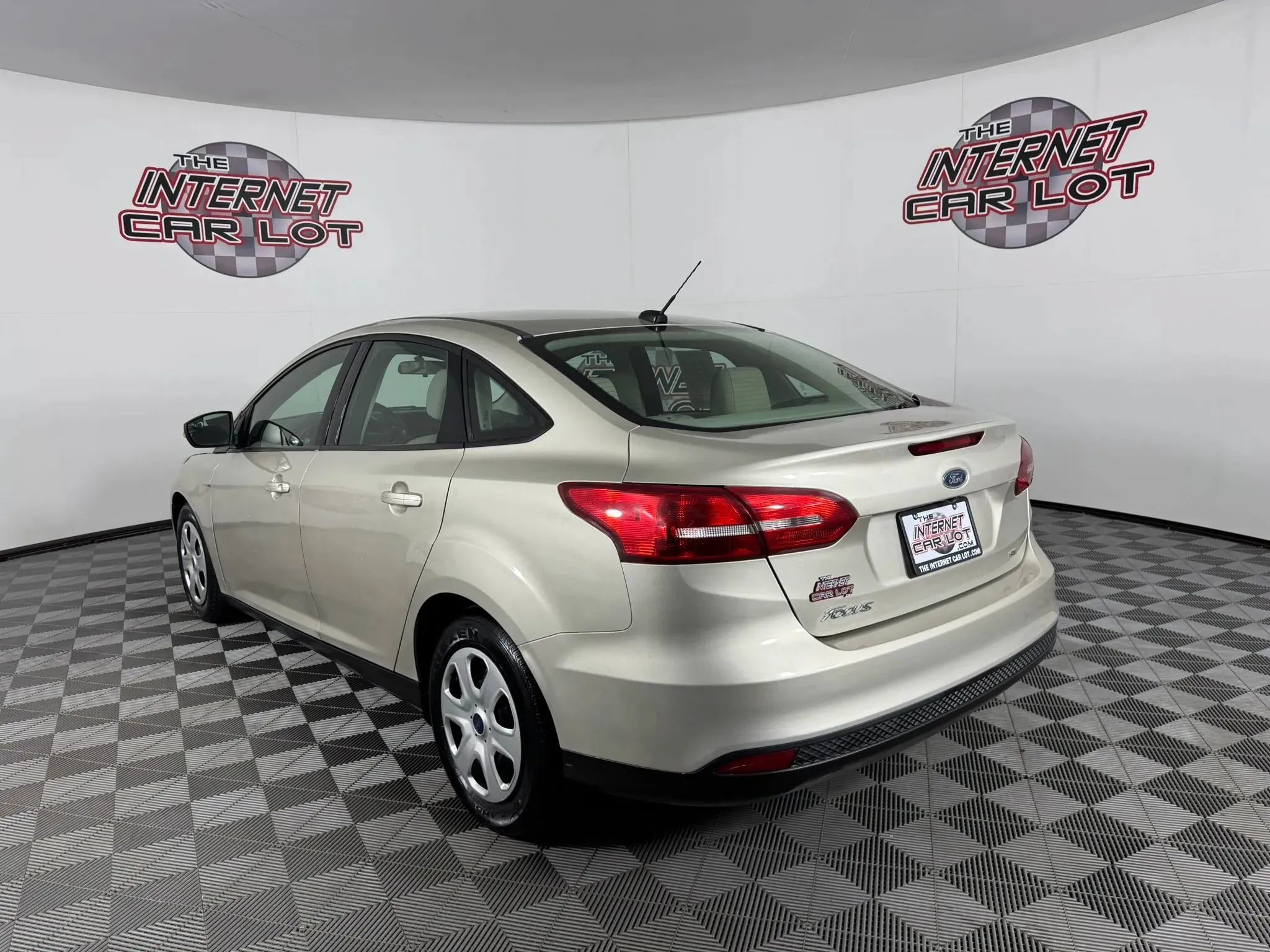 Used 2017 Ford Focus SE FWD image 5