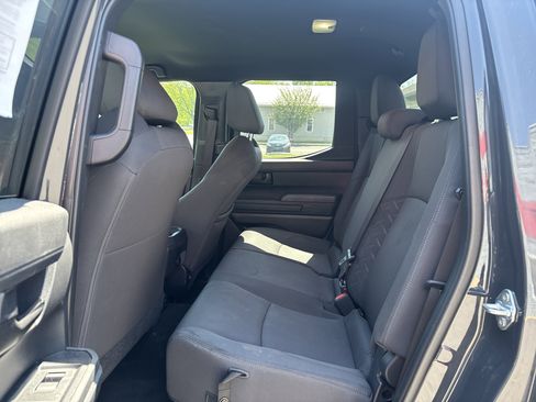 Used 2025 Toyota Tacoma SR5 AWD/4WD image 13