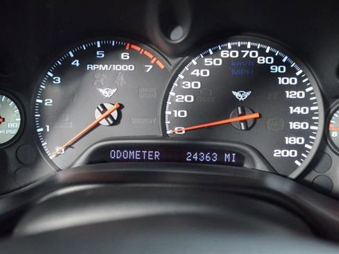 Used 2004 Chevrolet Corvette Coupe w/ Preferred Equipment Group image 14